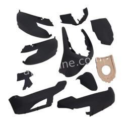 PLAATSET APLUS PASSEND OP PEUGEOT NEW VIVACITY 10 DELIG MAT ZWART